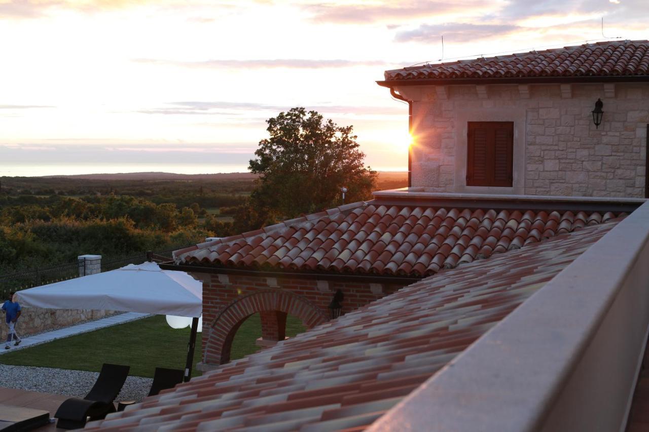 Villa Carolus-Luxurious Istrian Villa Barat  المظهر الخارجي الصورة