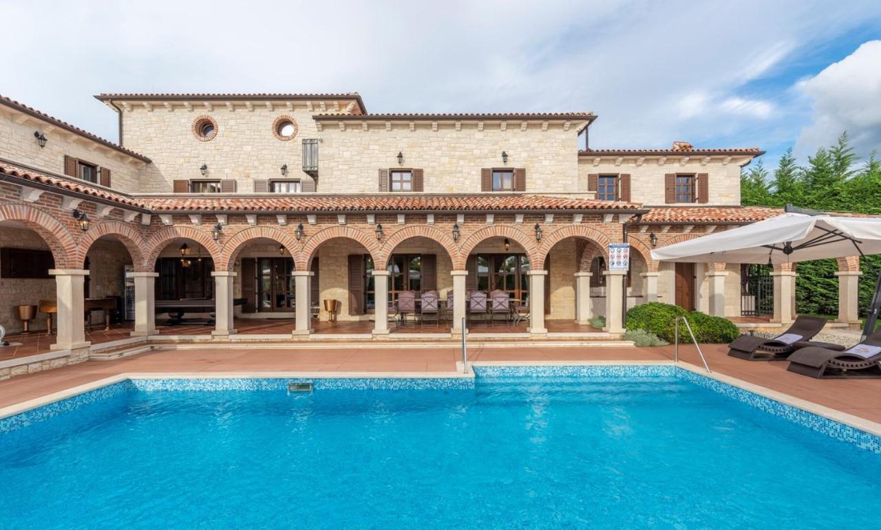 Villa Carolus-Luxurious Istrian Villa Barat  المظهر الخارجي الصورة
