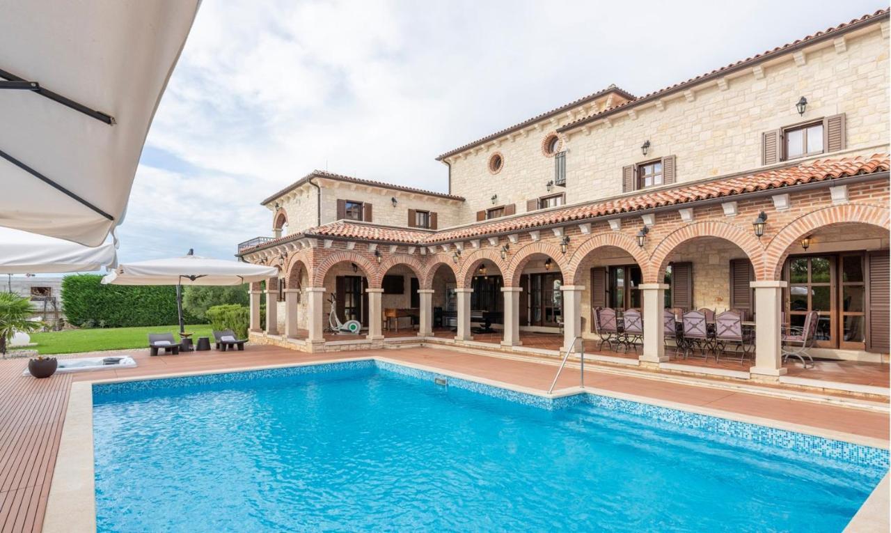 Villa Carolus-Luxurious Istrian Villa Barat  المظهر الخارجي الصورة