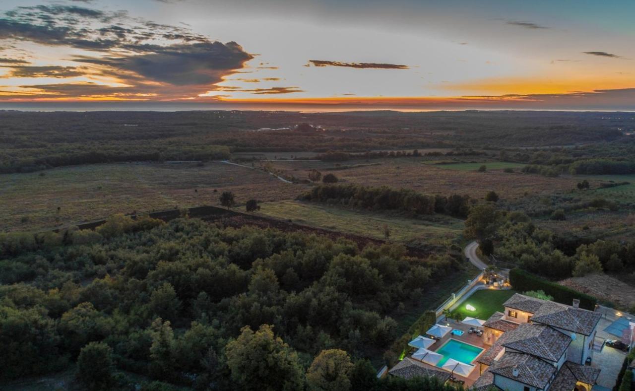 Villa Carolus-Luxurious Istrian Villa Barat  المظهر الخارجي الصورة