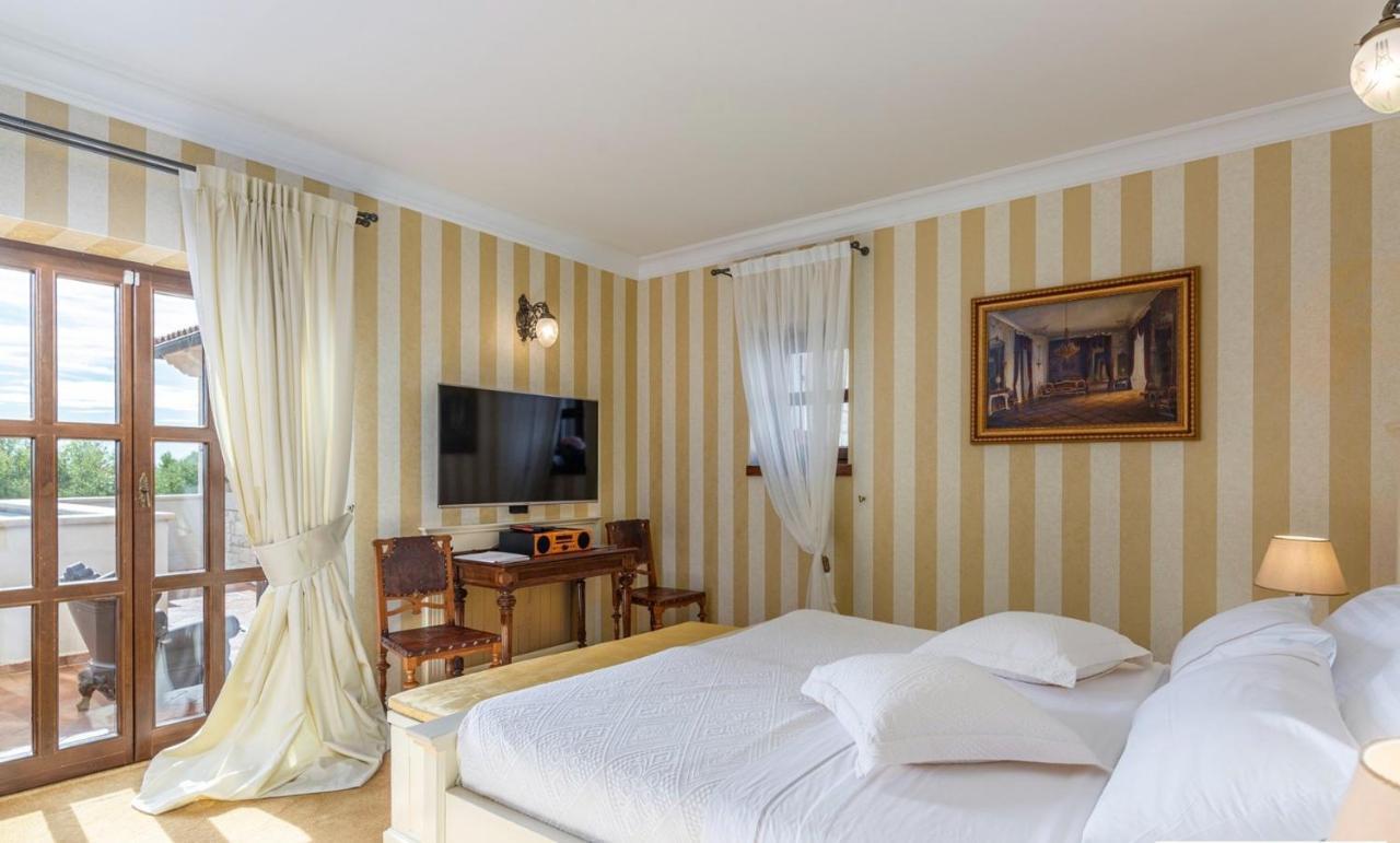 Villa Carolus-Luxurious Istrian Villa Barat  المظهر الخارجي الصورة