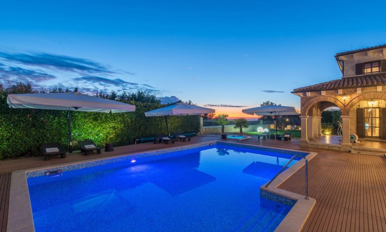 Villa Carolus-Luxurious Istrian Villa Barat  المظهر الخارجي الصورة